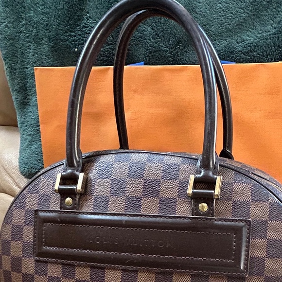 Authentic Louis Vuitton Nolita gm in DE - Picture 13 of 13